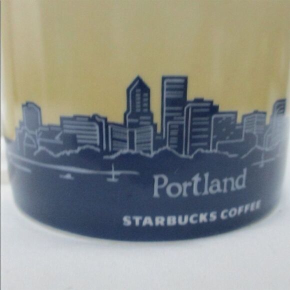 Starbucks 2009 Portland Mount Hood
Collector Series Mug Cup Mountains - Picture 5 of 11